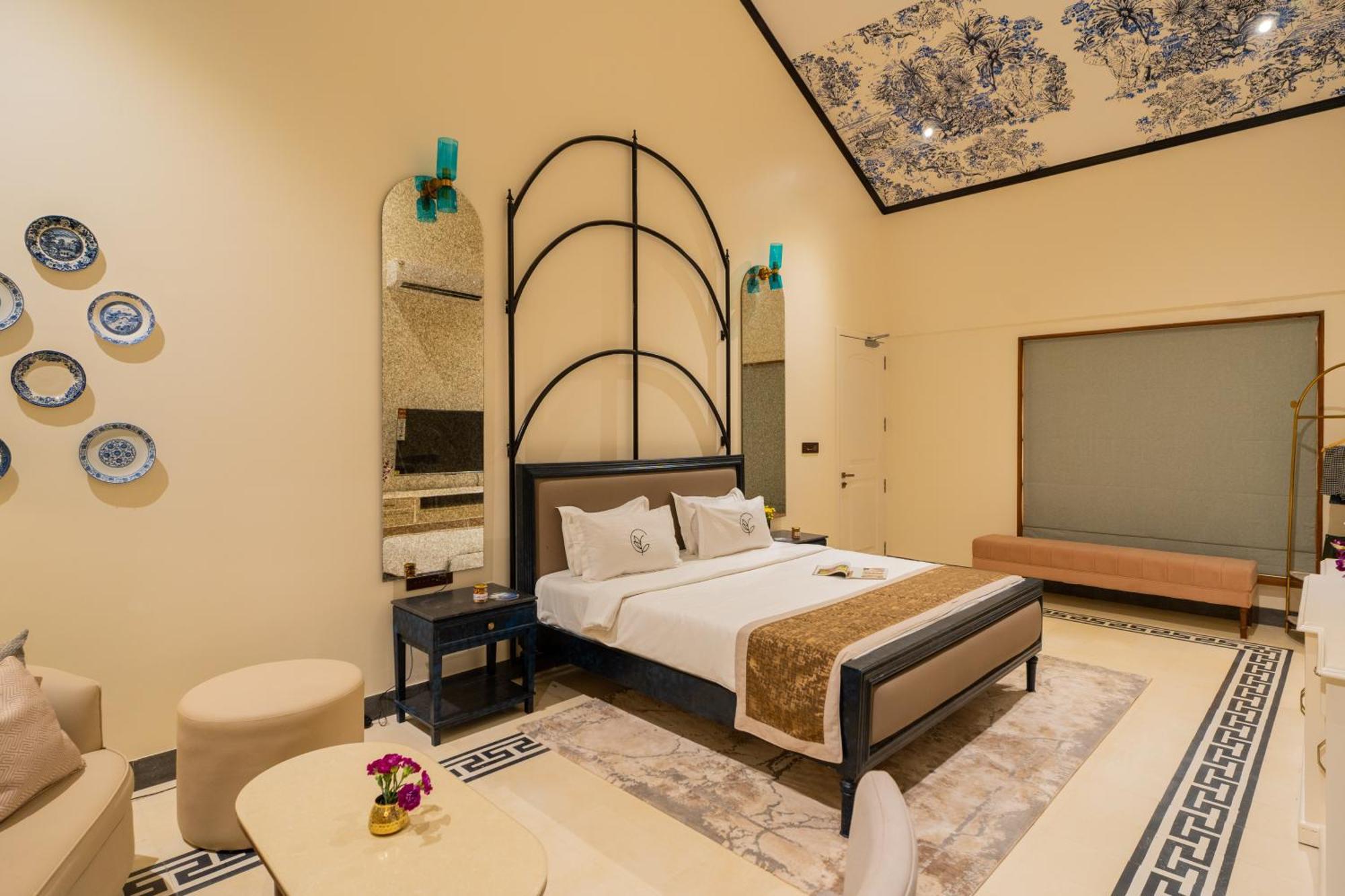 Elivaas 4 Bhk Villa With Pvt Pool & Jacuzzi-Yashgeet 西奥利姆 外观 照片