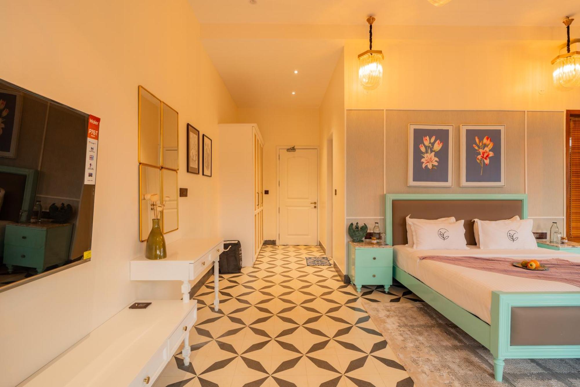 Elivaas 4 Bhk Villa With Pvt Pool & Jacuzzi-Yashgeet 西奥利姆 外观 照片