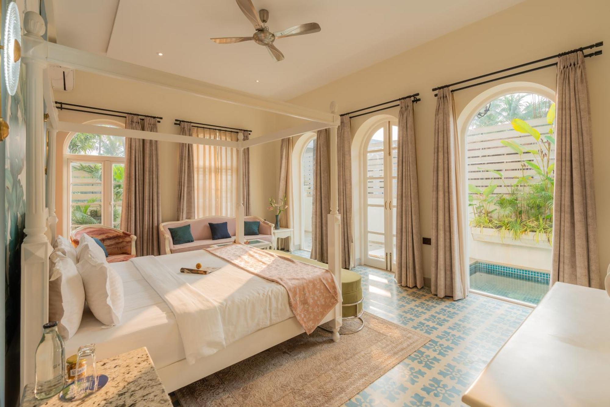 Elivaas 4 Bhk Villa With Pvt Pool & Jacuzzi-Yashgeet 西奥利姆 外观 照片