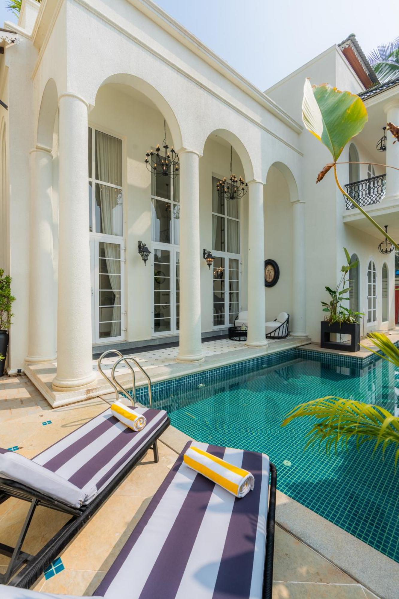 Elivaas 4 Bhk Villa With Pvt Pool & Jacuzzi-Yashgeet 西奥利姆 外观 照片