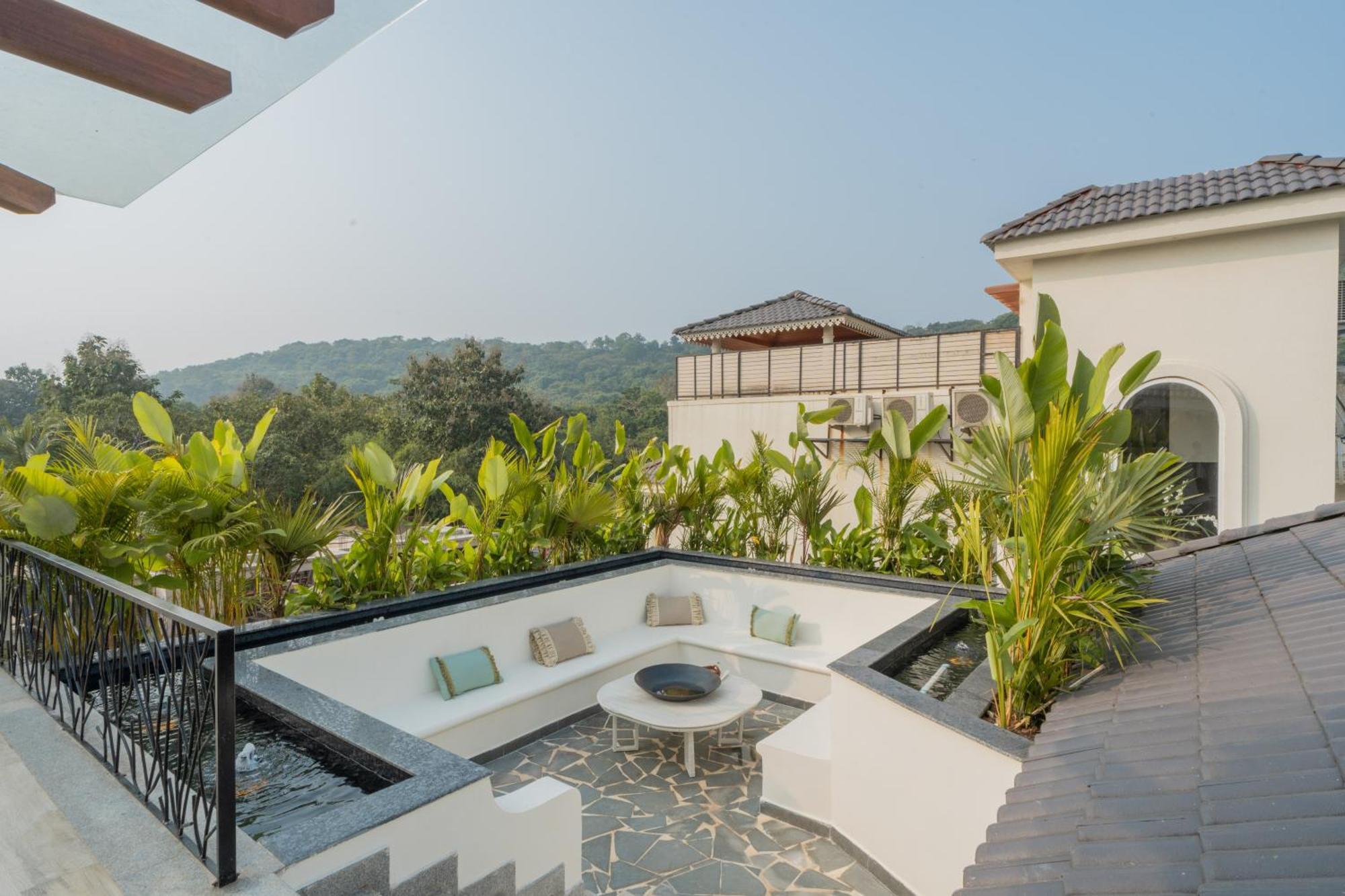 Elivaas 4 Bhk Villa With Pvt Pool & Jacuzzi-Yashgeet 西奥利姆 外观 照片
